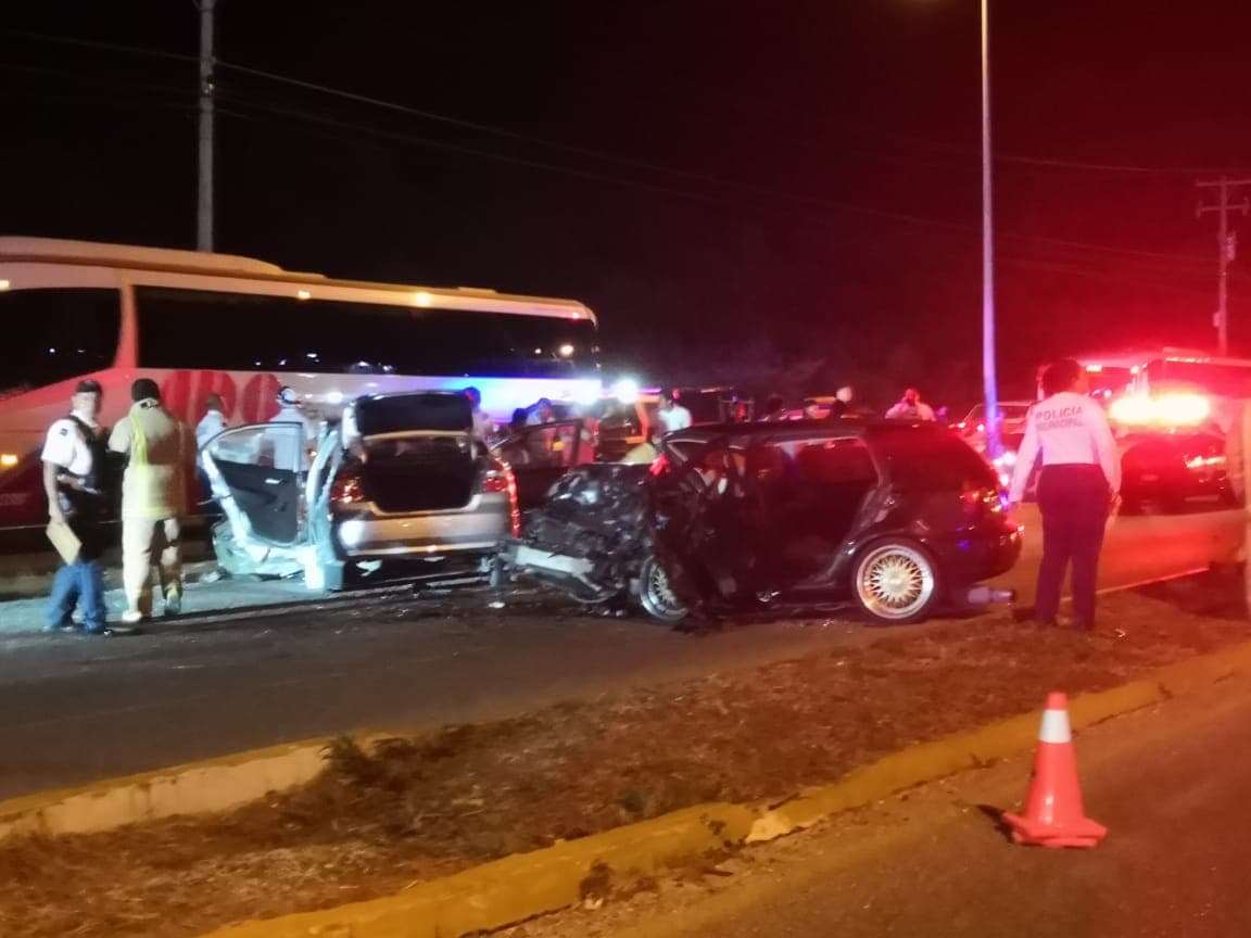 Choque en Puerto Morelos deja 2 muertos y 5 heridos