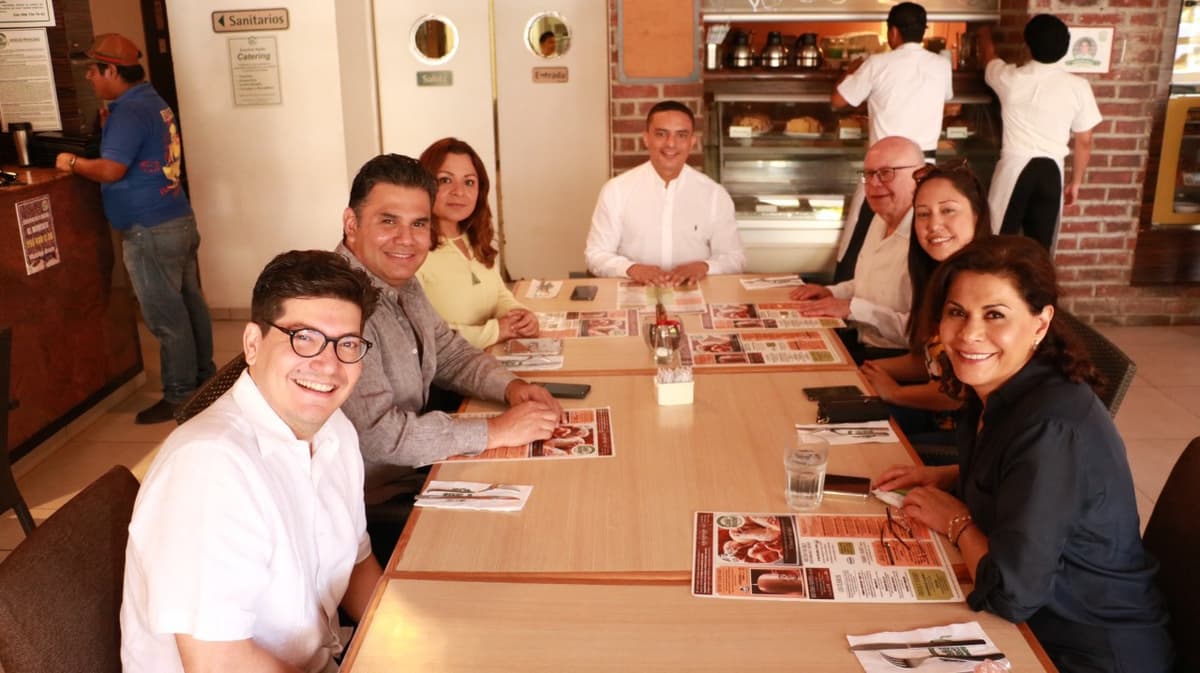 Se reune José Narro a priistas de Quintana Roo