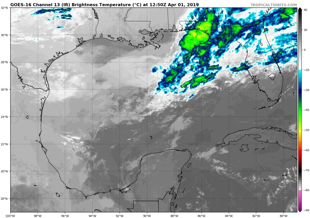 Clima: Caluroso, con nublados y posibilidad de ligeras lluvias para Q. Roo