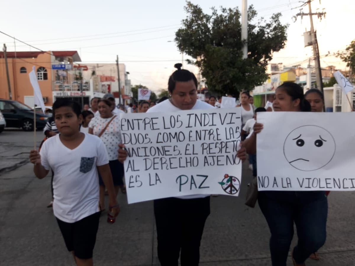 Por tercera ocasión, marchan por la paz en Playa del Carmen