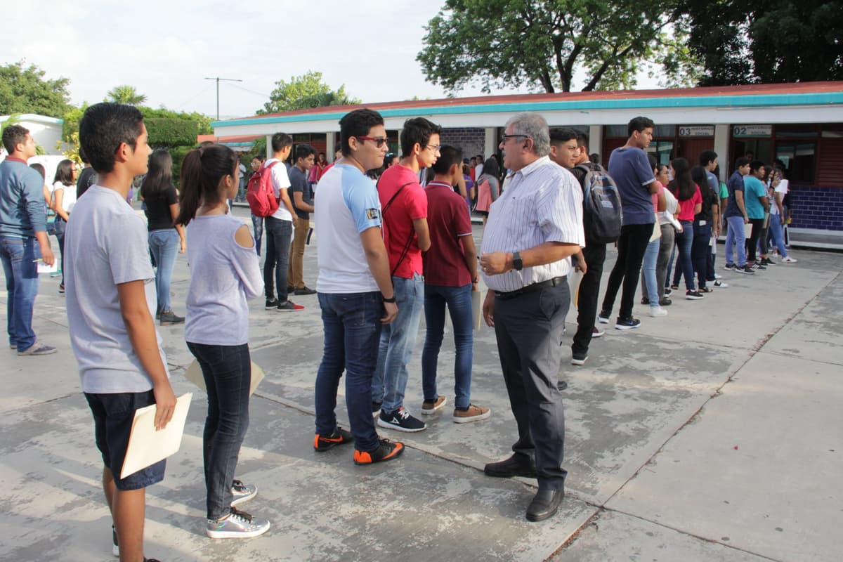 Presentan examen casi 20 mil jóvenes que aspiran al Bachiller