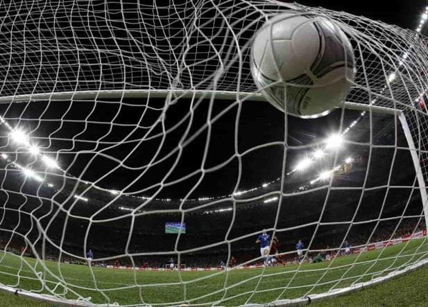 SAT perdonó impuestos a clubles de futbol en era Peña Nieto