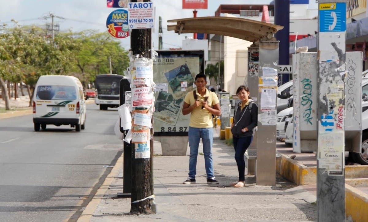 Paraderos no deben ser meros escaparates publicitarios