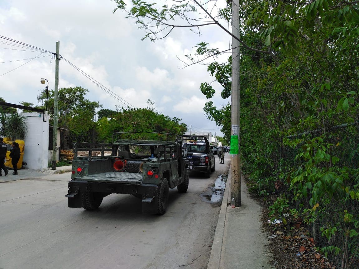 Hombre es secuestrado en su propio auto en Cancún