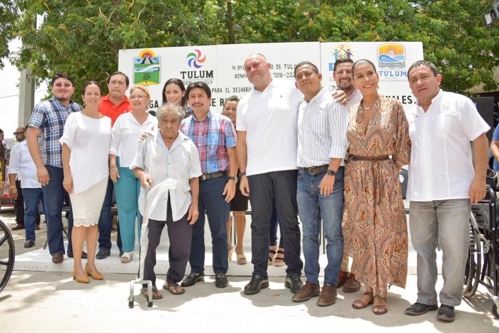 Entrega Víctor Mas sillas de ruedas, prótesis y aparatos a grupos vulnerables