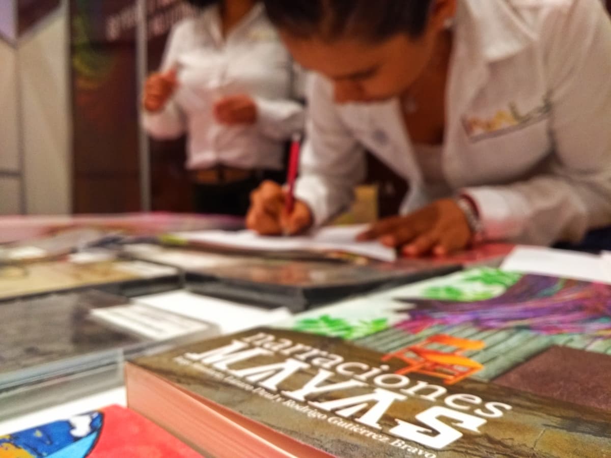 Instruyen lengua maya a niños y adultos en Playa del Carmen