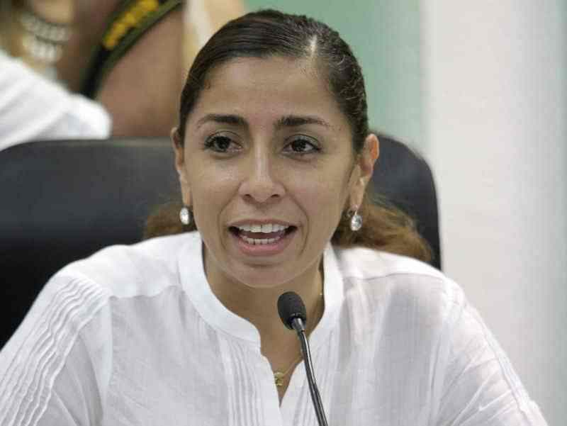 Marybel Villegas de fiesta con priistas en pleno Senado
