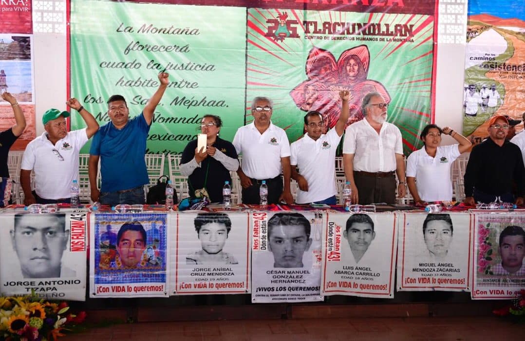 Prensentan avances en caso Ayotzinapa, padres no están conformes