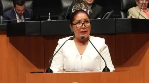 Quiere prohibir "Ladies" y "Lords" y ahora la llaman "Lady Censura"