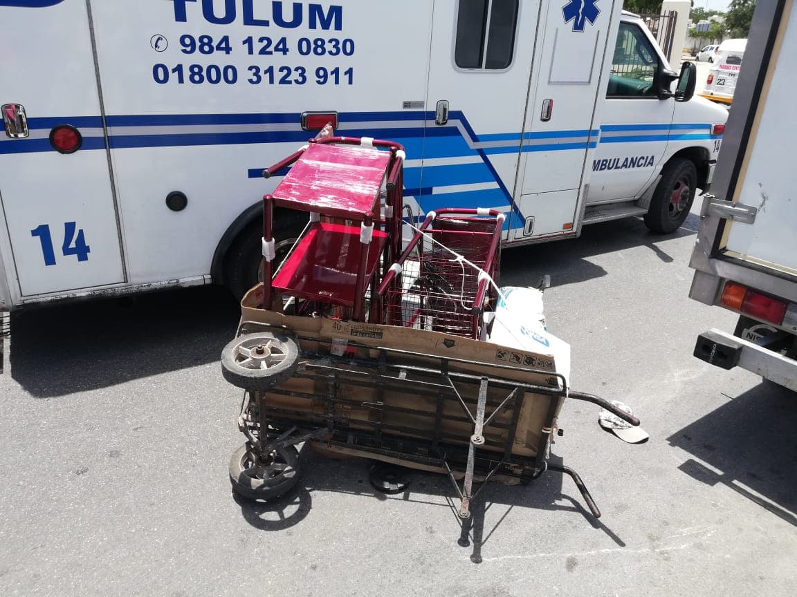 Mototaxista arrolla a vendedor de muebles en Villas del Sol