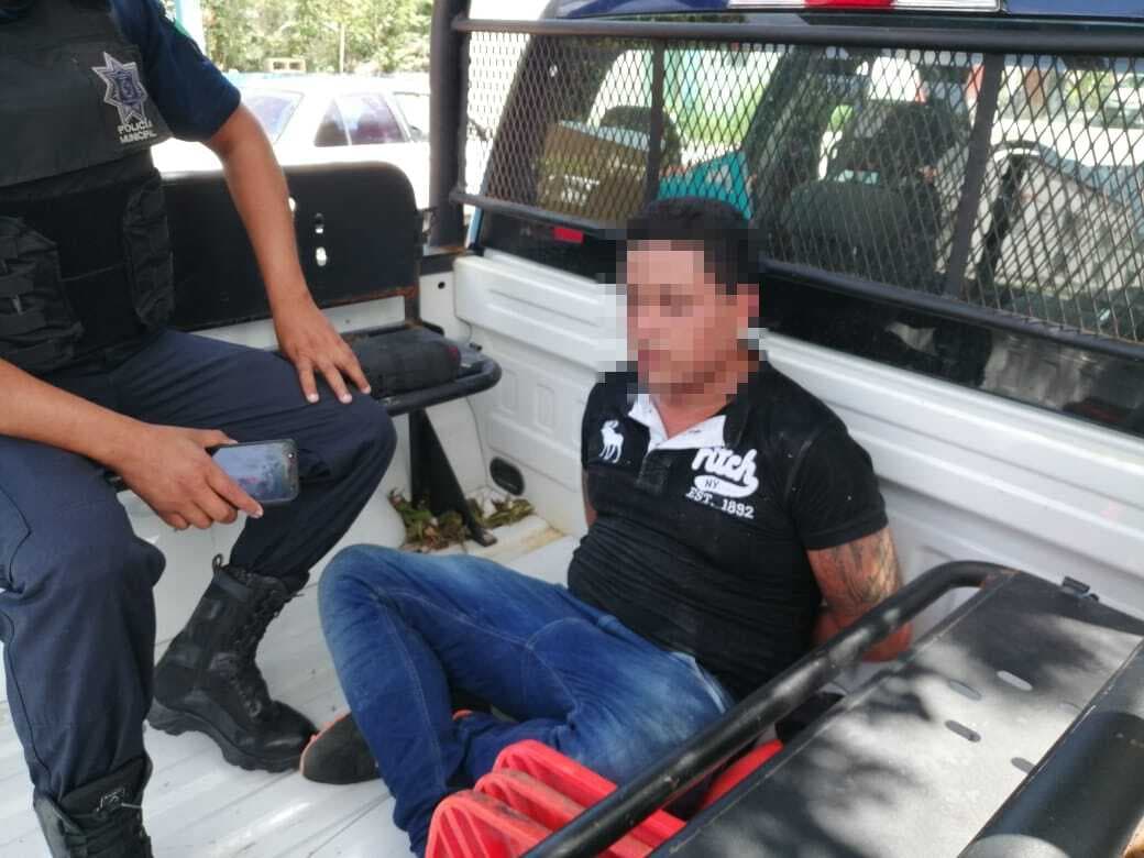 Atrapan ciudadanos a ladrón de cibercafé en el Ejido de Playa del Carmen