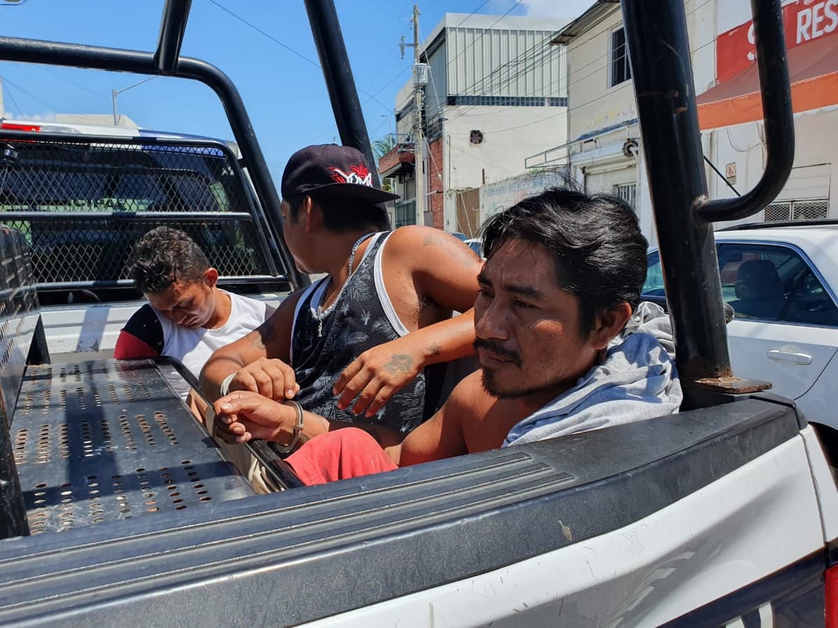 Doble asalto en Playa del Carmen; hay tres detenidos