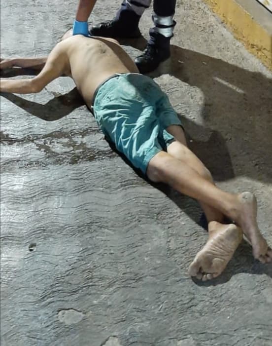 Muere por borracho, terminó en plena av. 20 de Playa del Carmen