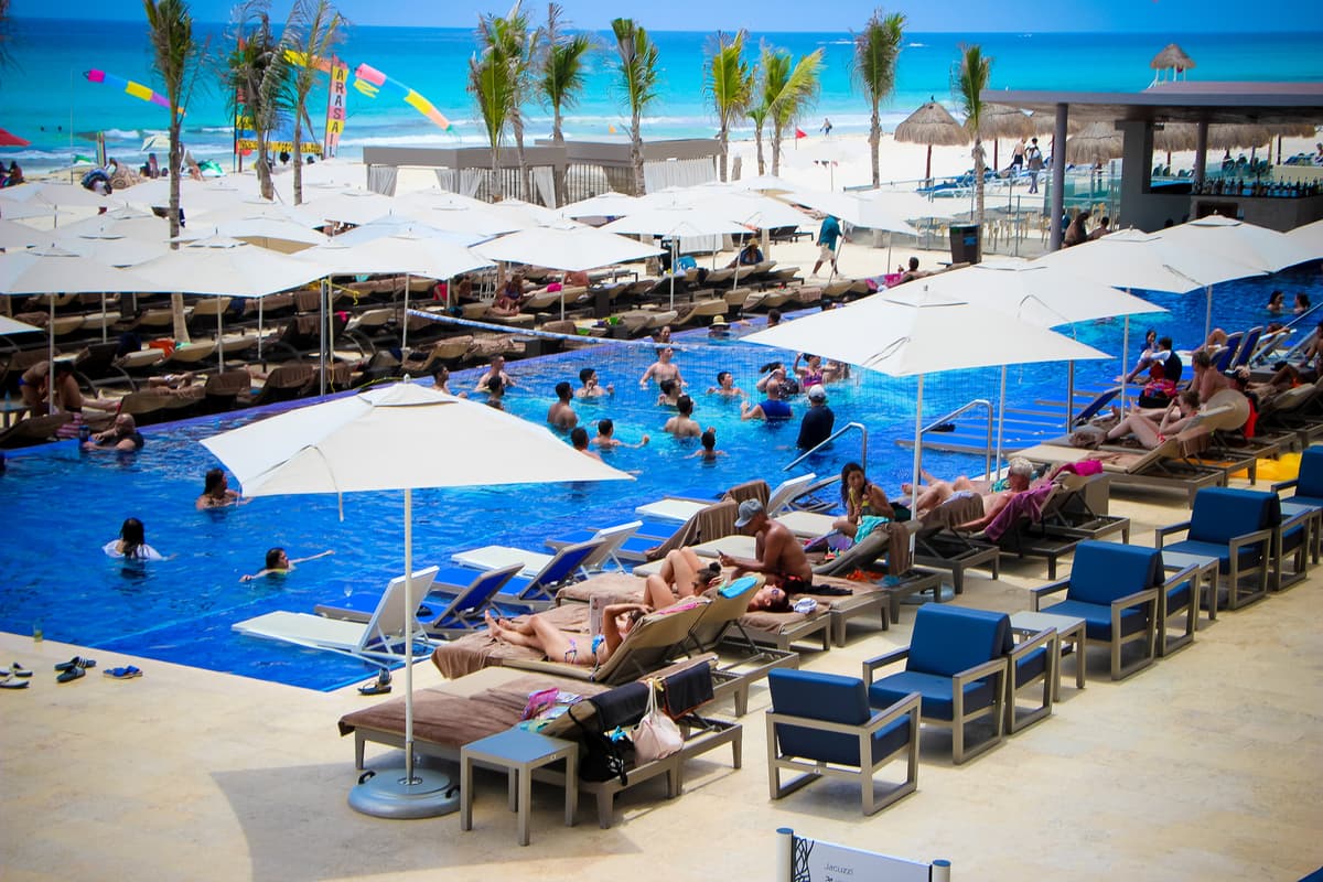 Exponen en Unicaribe alentador panorama para el sector turismo