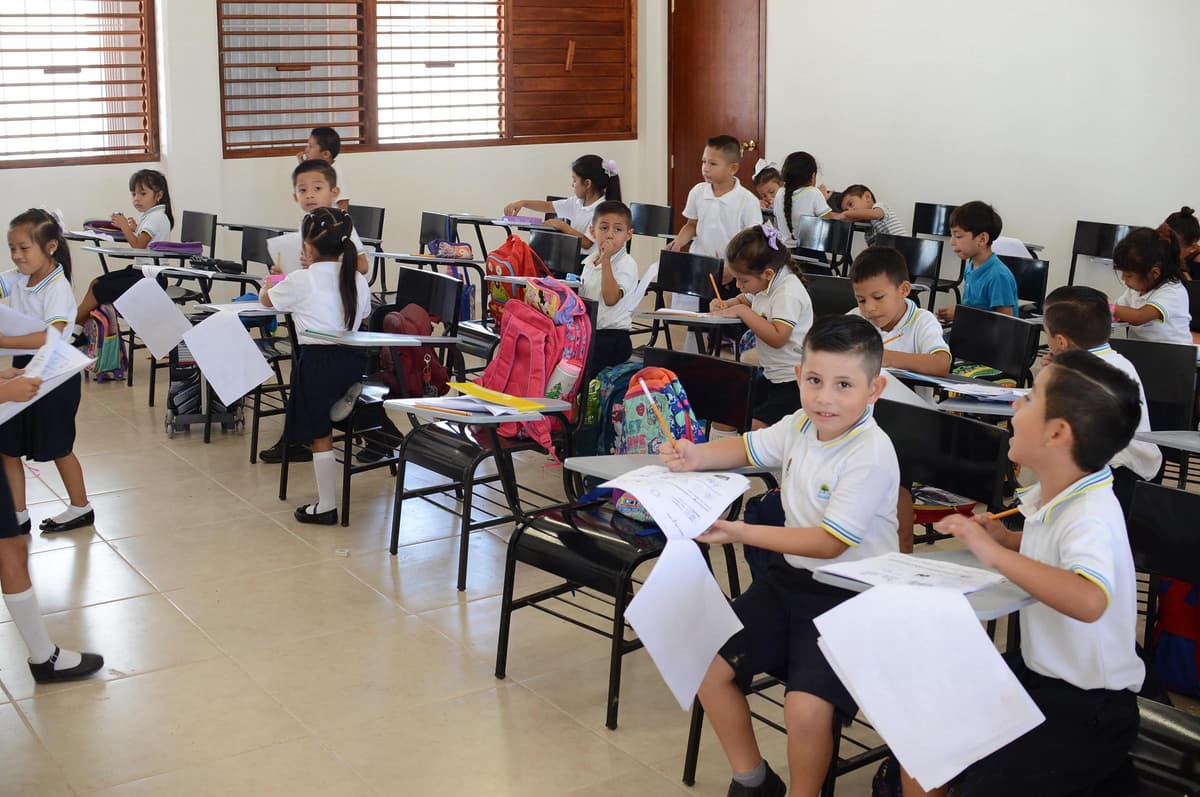 Federación no libera recursos y deja sin becas escolares a 24 mil alumnos