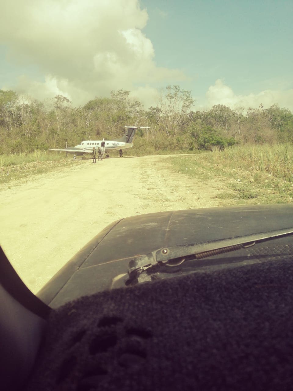 Aseguran avioneta en Chetumal; se presume traía droga