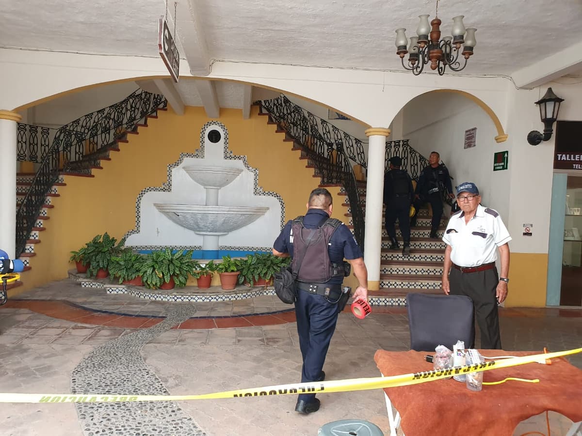 Ejecutan a hombre junto a oficinas del INM de Playa del Carmen