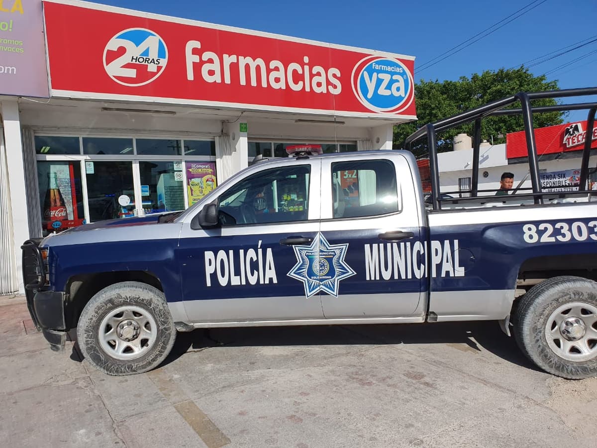 Asaltan farmacia en Playa del Carmen y encierran a encargada