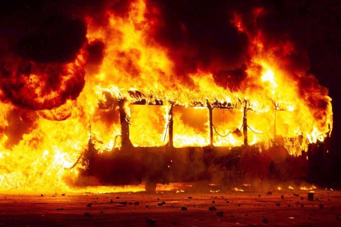 Chile se mantiene en Estado de Emergencia; gobierno cede control a militares