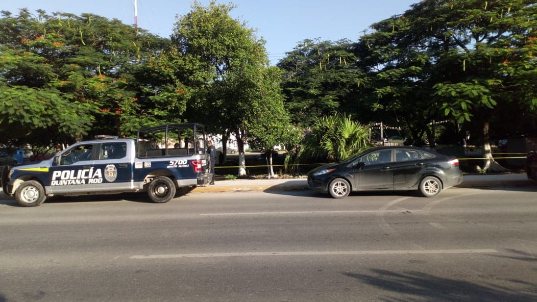 Dejan cabeza humana frente a militares de Cancún