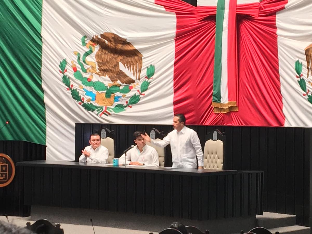 Conmemoran con Sesión Solemne los 45 años de Quintana Roo