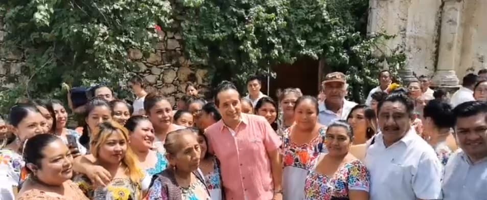 Carlos Joaquín encabeza entrega de "Zona de Monumentos" en Tihosuco