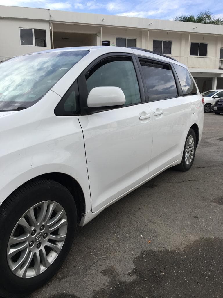 Estrena edil de Chetumal otra camioneta de lujo