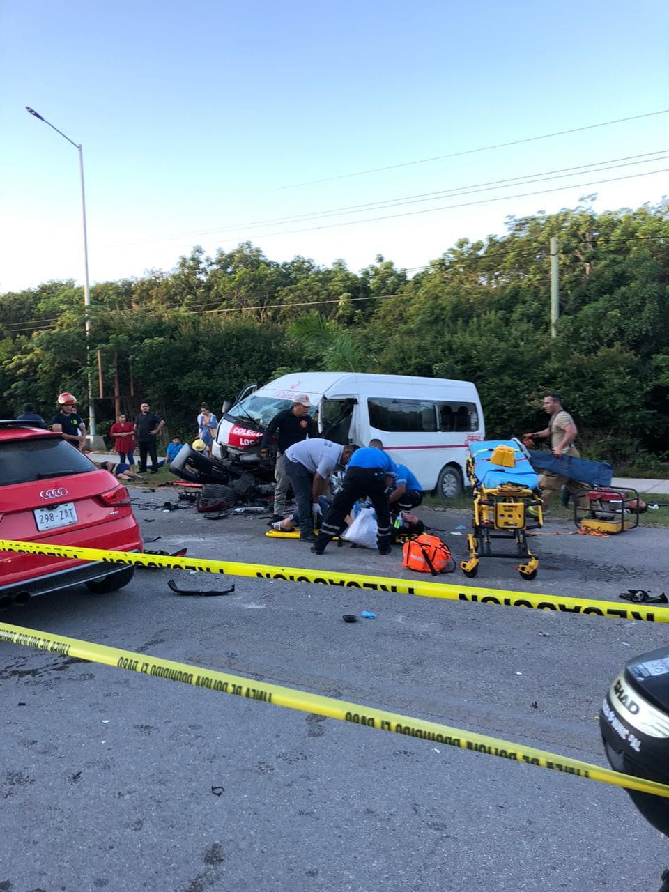 Choque carretero en Tulum, deja a una muerta, 7 heridos