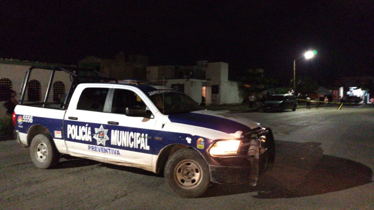 Balean a pareja en la Región 201 de Cancún