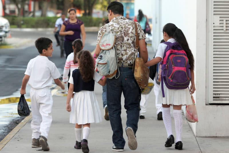 Disfrutan de megapuente escolar alumnos de Quintana Roo