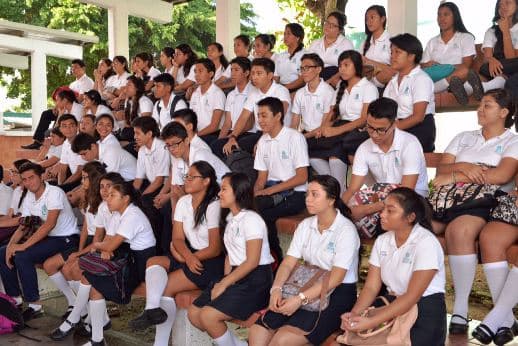 Cuatro mil estudiantes de Cancún se quedan sin becas