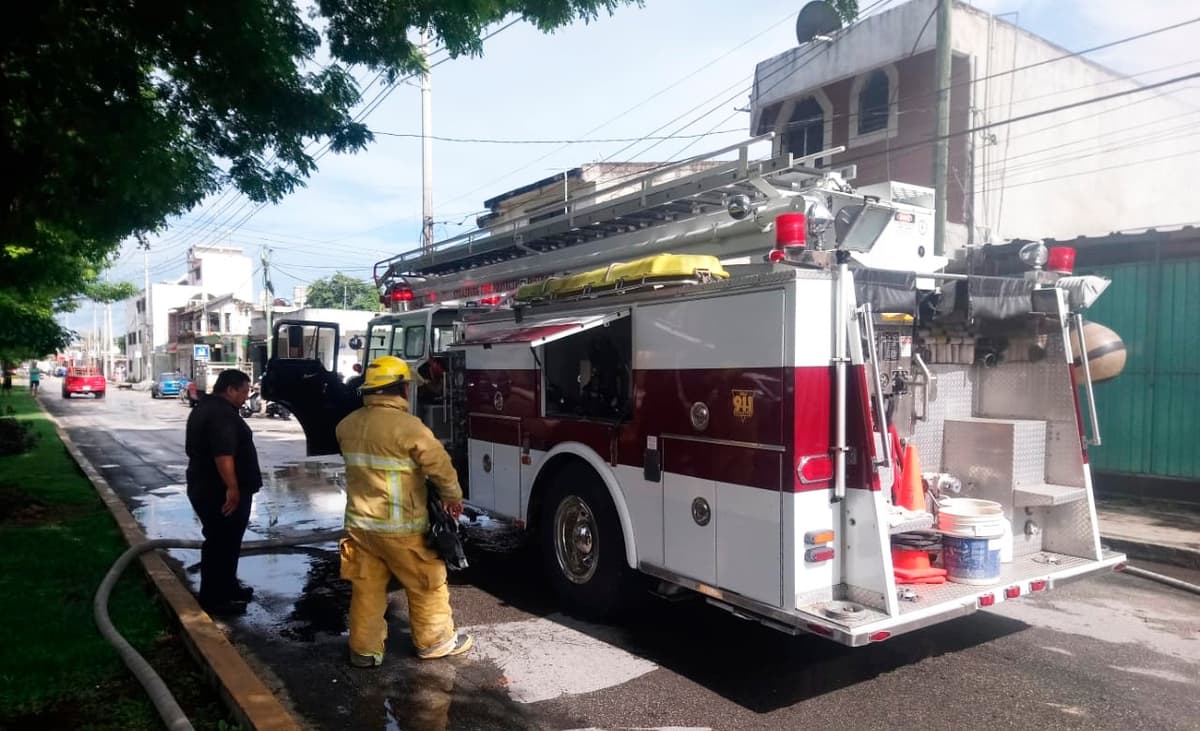  Se incendia tapicería en Cozumel