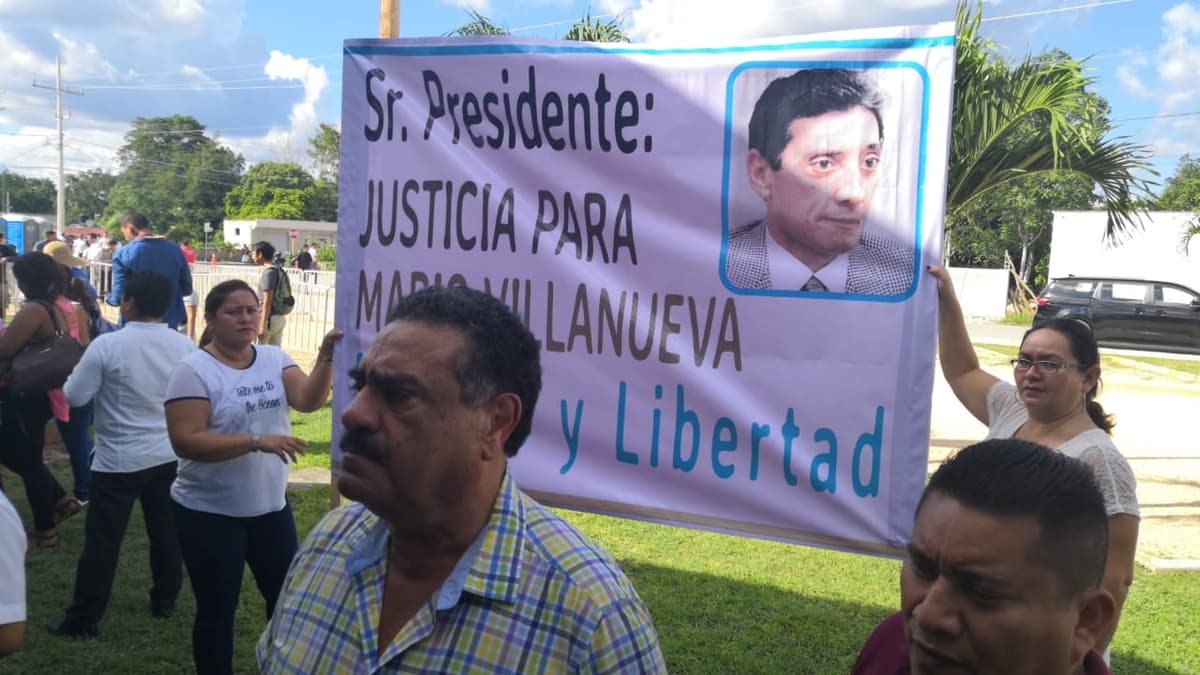 Piden libertad para Villanueva en visita de AMLO