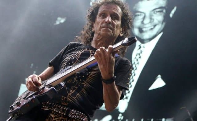 Aquí el motivo por el que Alex Lora reventó las redes sociales