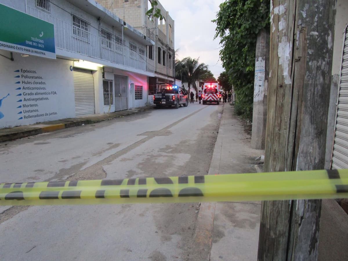 Hieren a dos de bala en la avenida Portillo, Cancún