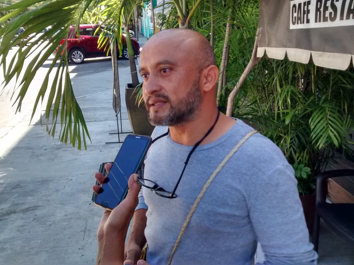 Abandona Galo Dorantes Playa del Carmen por supuestas amenazas