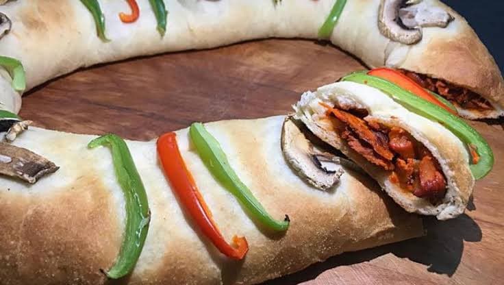 México mágico: crean 'rosca de Reyes' rellena de carne al pastor con queso