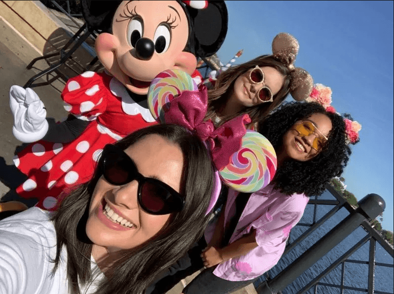 Turistas acosan a empleadas disfrazadas en Disney World