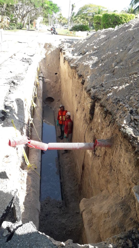 Colapsa red de drenaje de Cozumel; malecón se llena de aguas negras