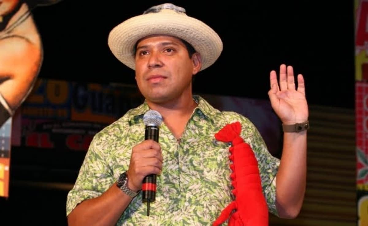 "El Costeño" es amenazado tras chiste contra AMLO