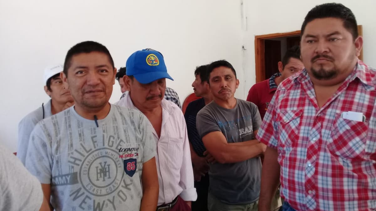 Amenazan delegados de Lázaro Cárdenas con bloquear carreteras, por falta de aguinaldo