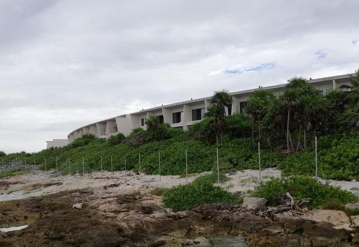 Denuncian a Grupo Posadas por bloquear accesos a playas públicas