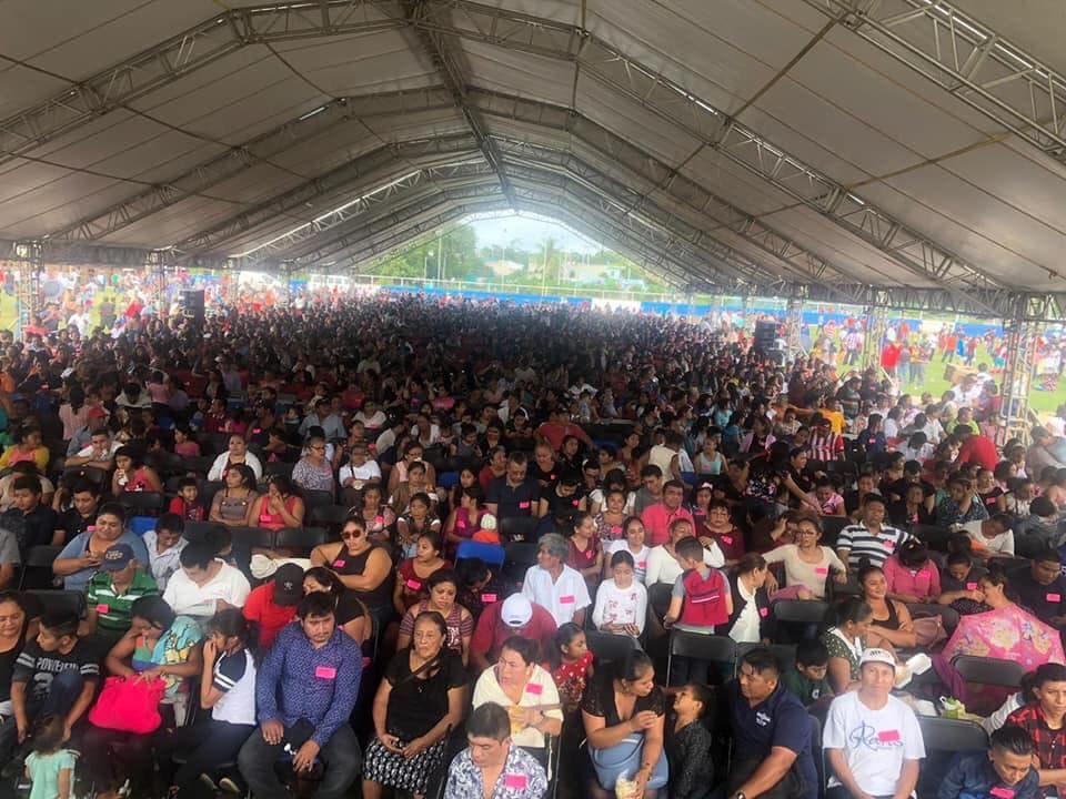 “Acarreados” del Fuerza Social estallan por falta de pago en asamblea de Tulum