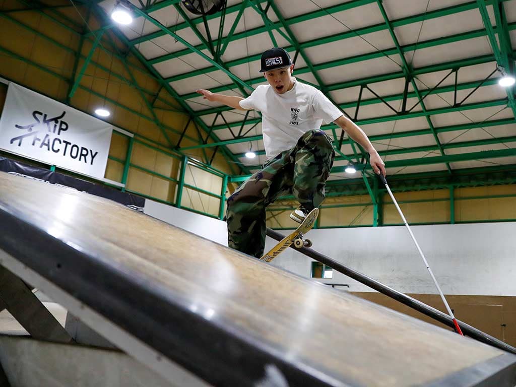 Skater ciego sorprende a todo Japón con sus trucos extremos
