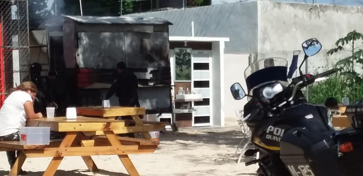 "Al carbón" quedó un puesto ambulante de hamburguesas en Chetumal