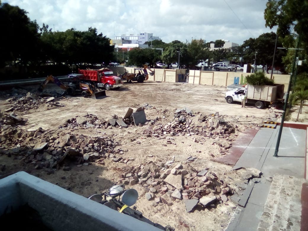 Avanza a pasos agigantados renovación de Plaza de la Reforma en Cancún
