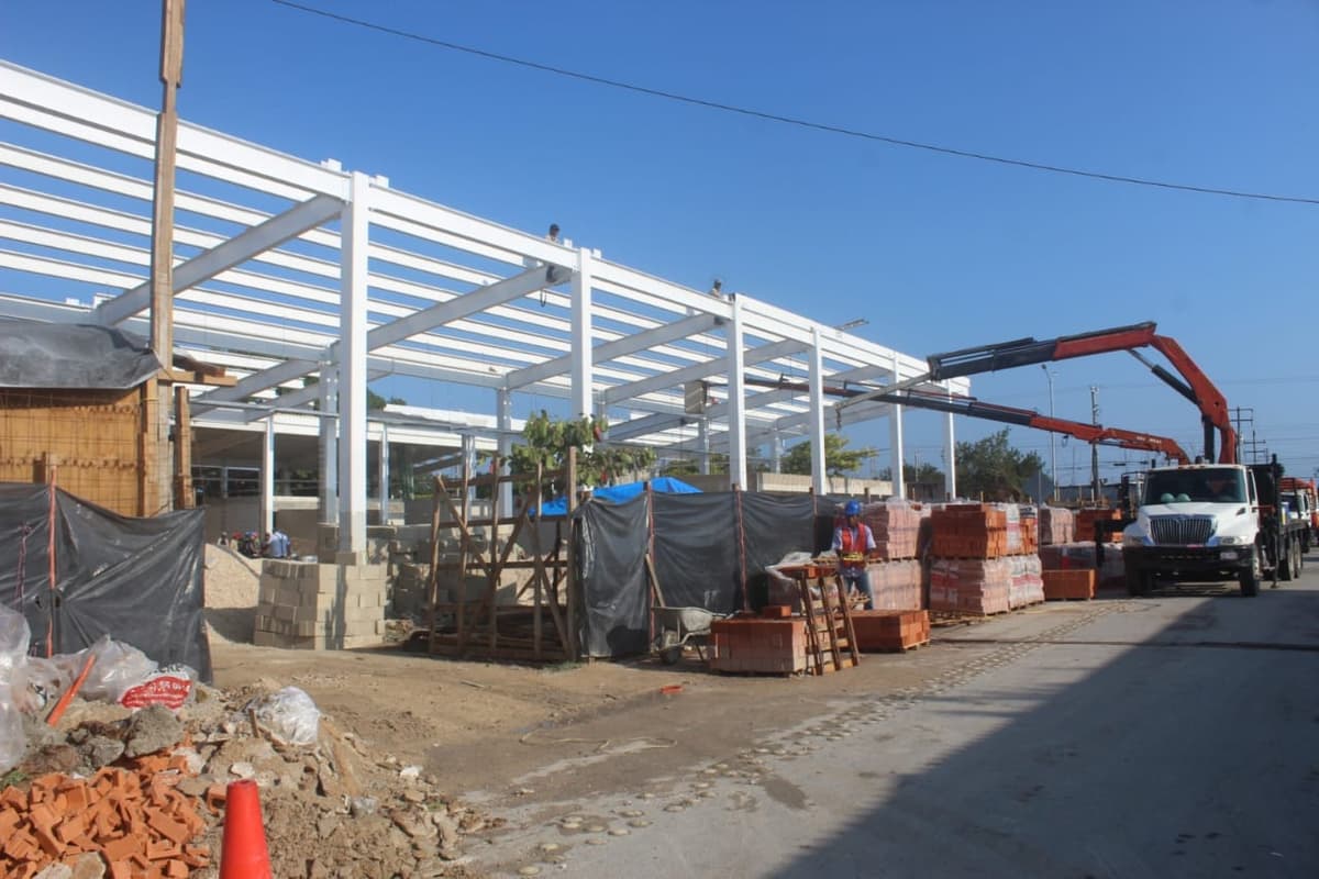 Verifican avance de 18 obras federales en Playa del Carmen