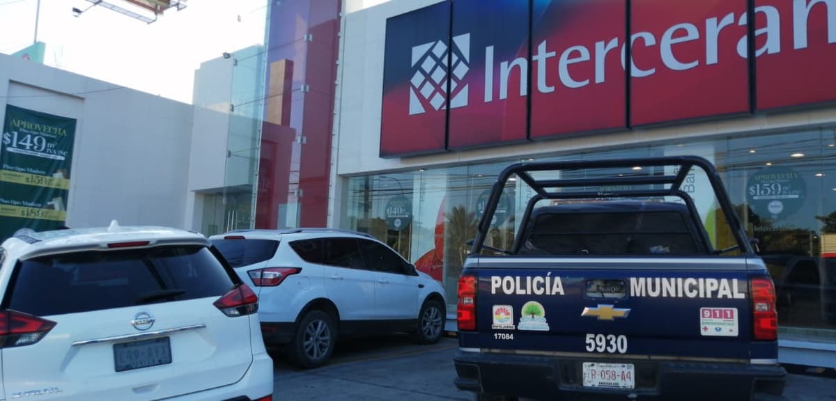 Asaltan tienda de materiales de construcción en Cancún