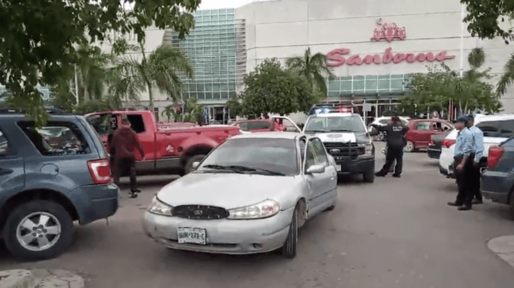 "Con las manos en la masa"; así encuentran a ladrón de autos en Gran Plaza Cancún