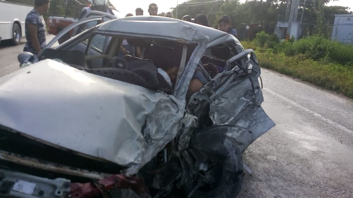 Choque en vía Gas Auto deja dos muertos en Cancún